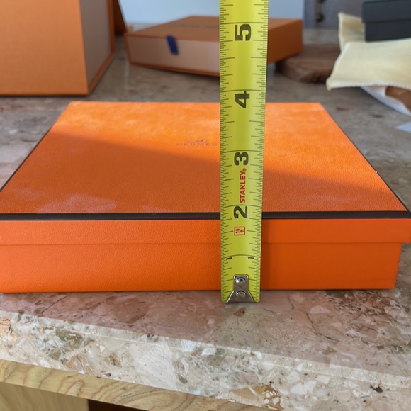 Hermes belt box with ribbon! - Picture 7 of 7